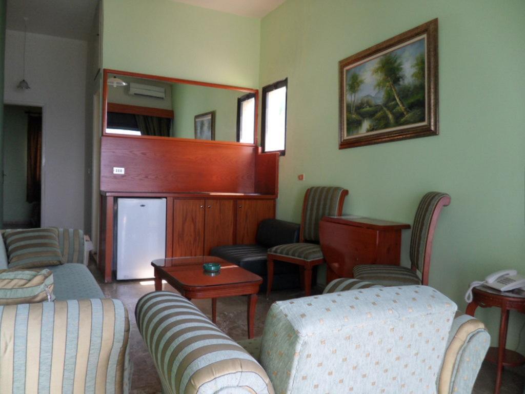 Holiday Suites Hotel & Beach Resort Džunija Exteriér fotografie