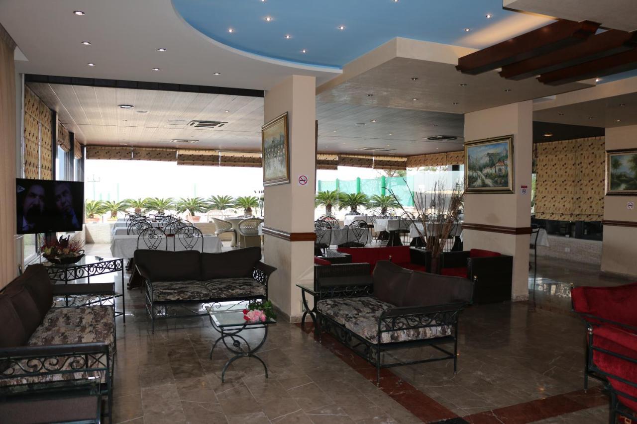 Holiday Suites Hotel & Beach Resort Džunija Exteriér fotografie