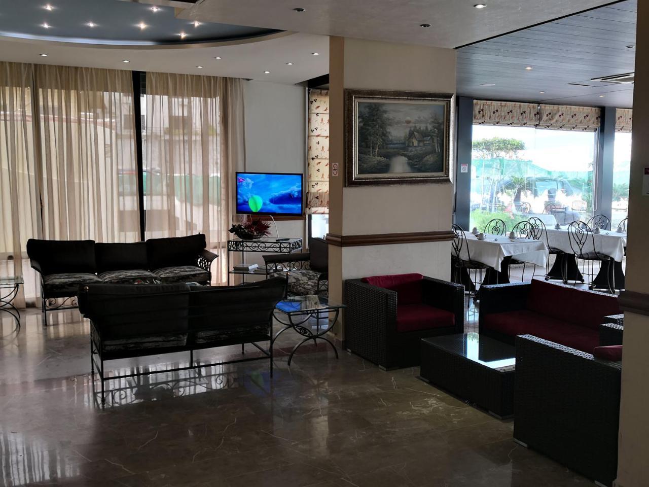 Holiday Suites Hotel & Beach Resort Džunija Exteriér fotografie